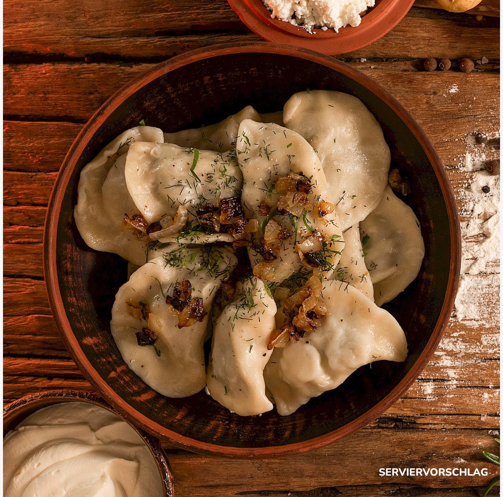 Varenyky mit Kartoffeln und Zwiebeln